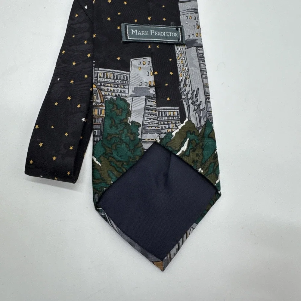 Vintage Mark Pendleton Silk Christmas Necktie Santa Claus In Sleigh
